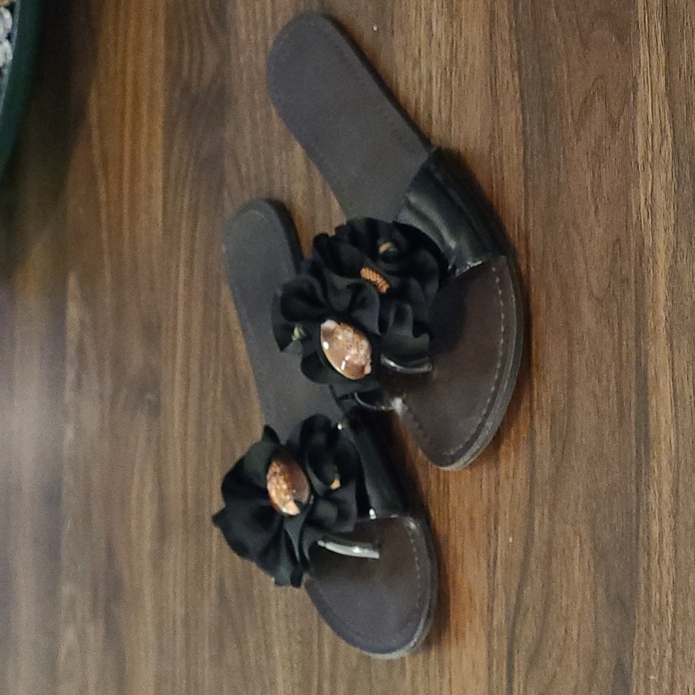 Madden girl flip flops